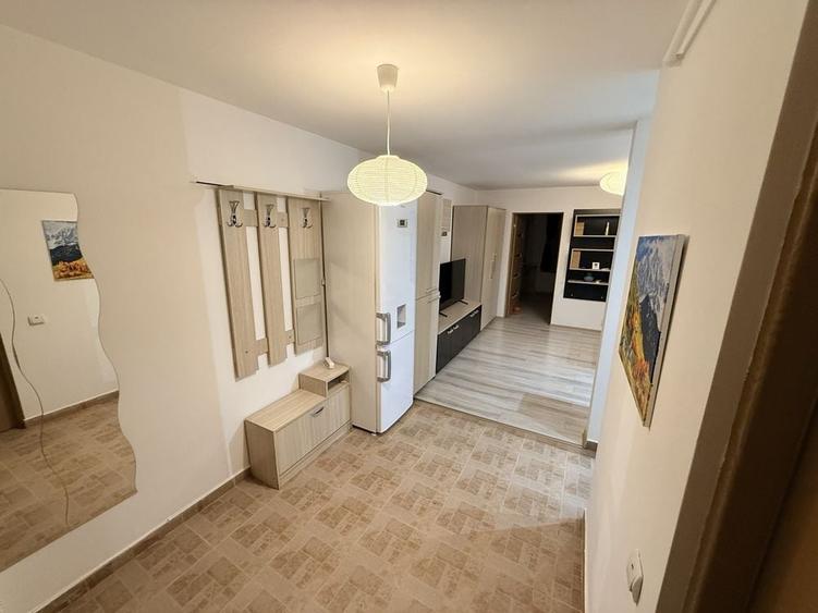 Apartament cu 3 camere semidecomandat în Complex Studențesc