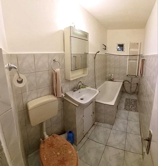 Garsonieră decomandată în Central