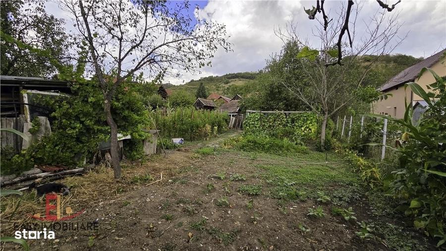 Casă cu 2 camere cu Teren 800 Mp în Păsăreni