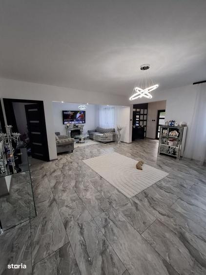 Casă cu 4 camere cu Teren 500 Mp în Milcovul