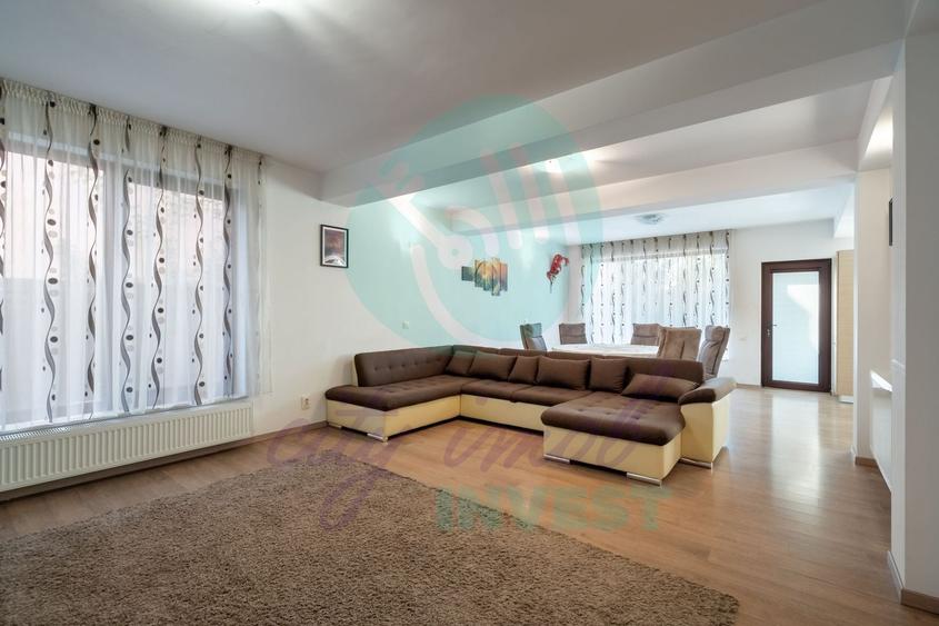 Casă individuală cu 5 camere cu Canalizare în Vitan