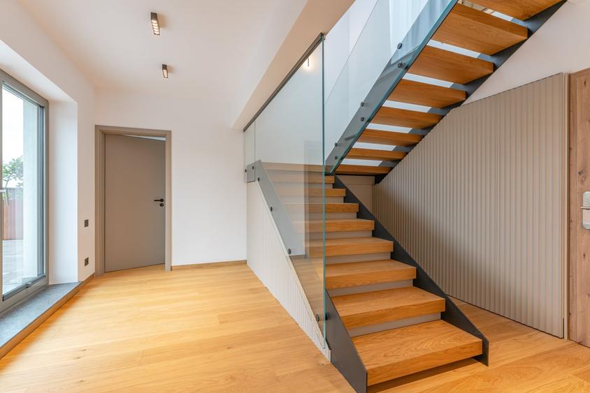 Apartament cu 4 camere decomandat, mobilat în Ultracentral