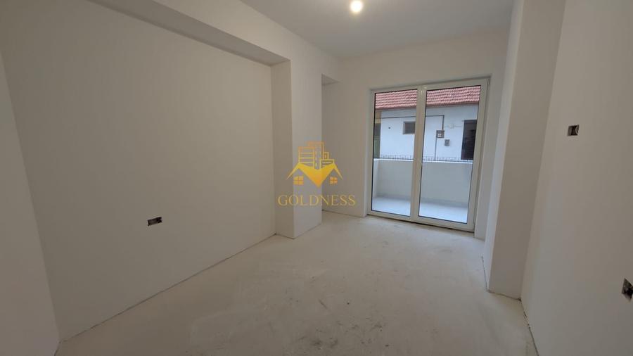 Apartament cu 2 camere semidecomandat, mobilat în Central — fotografia 3