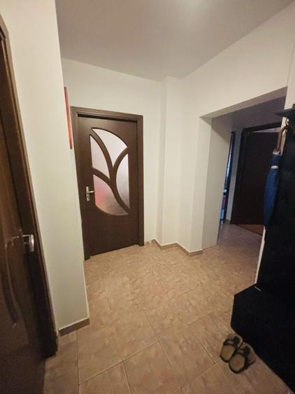 Apartament cu 3 camere decomandat în Vitan