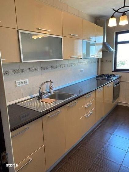 Apartament cu 3 camere semidecomandat în Central