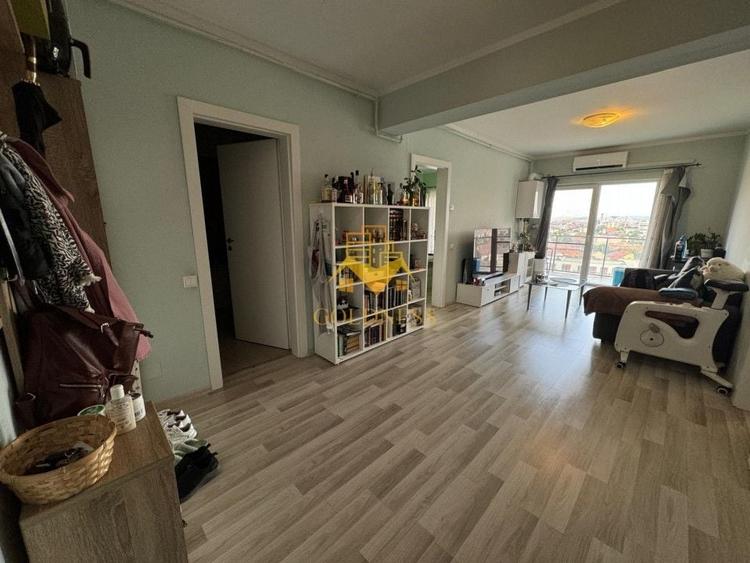 Apartament cu 3 camere semidecomandat în Central
