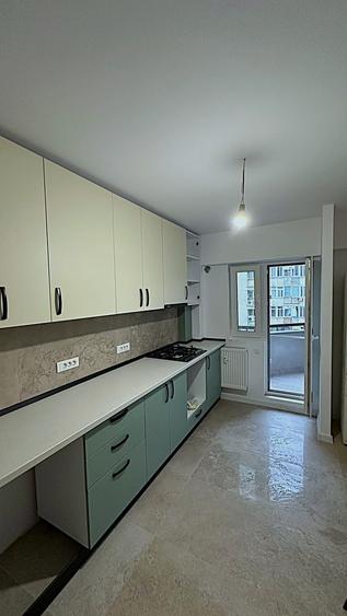 Apartament cu 3 camere în Tineretului