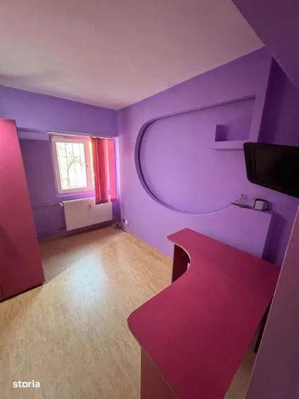 Apartament cu 4 camere semidecomandat, mobilat în Pantelimon