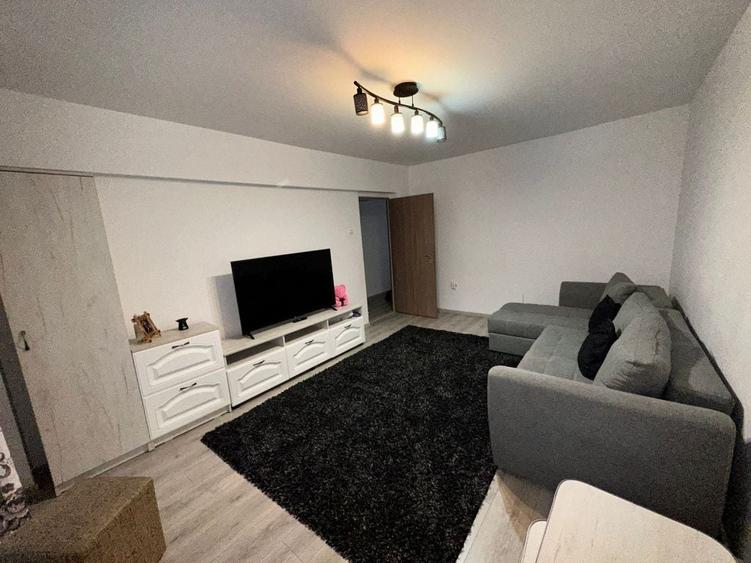 Apartament cu 2 camere decomandat în Prundu