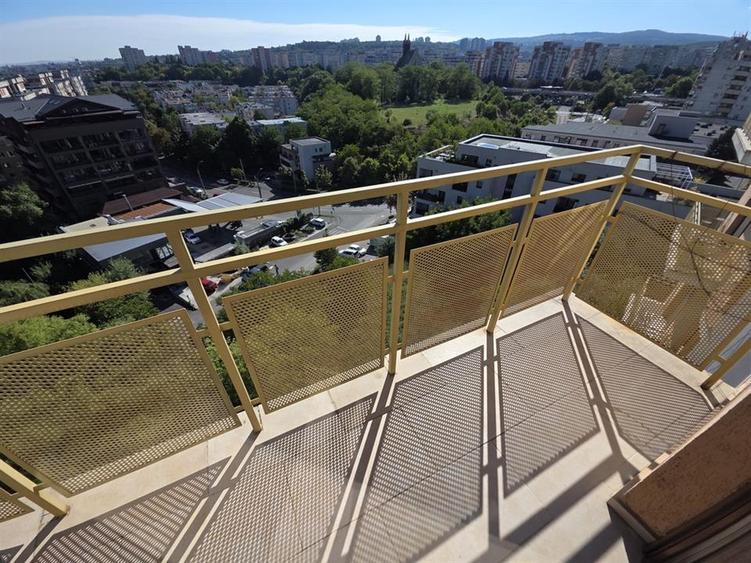 Apartament cu 2 camere semidecomandat în Plopilor