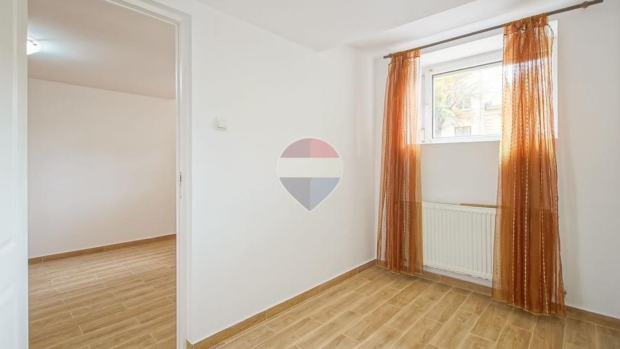 Apartament cu 2 camere semidecomandat, mobilat în Centrul Istoric