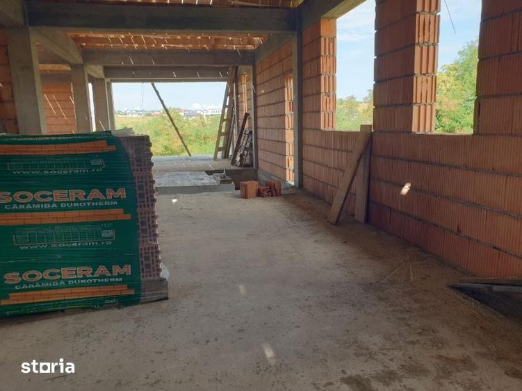Casă cu 5 camere cu Teren 350 Mp în Rediu
