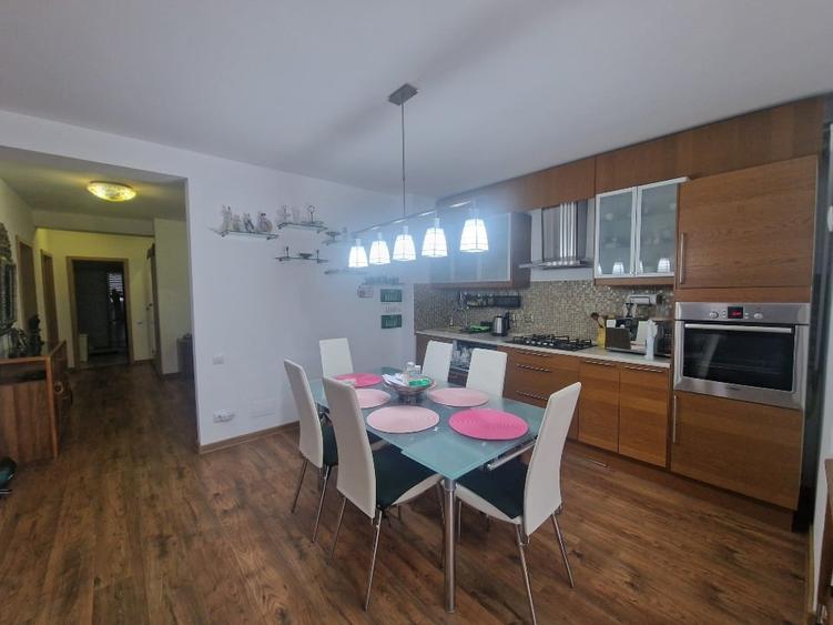 Apartament cu 3 camere decomandat în Cotroceni