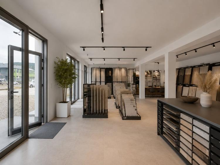Spațiu comercial, de 180 mp, în Exterior Sud