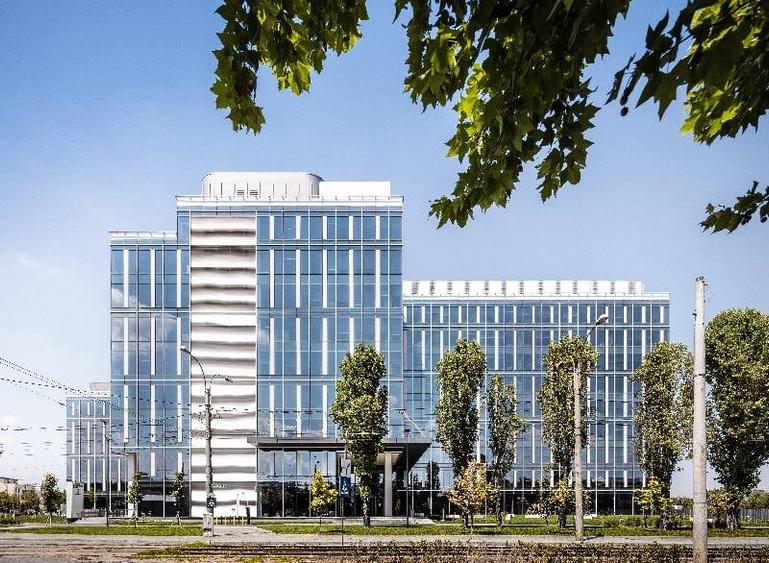 Birou, de 650 mp, în P-ta Presei Libere
