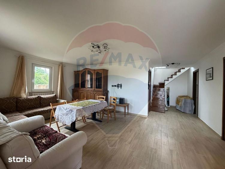Casă cu 5 camere cu Teren 2566 Mp în Bolotești