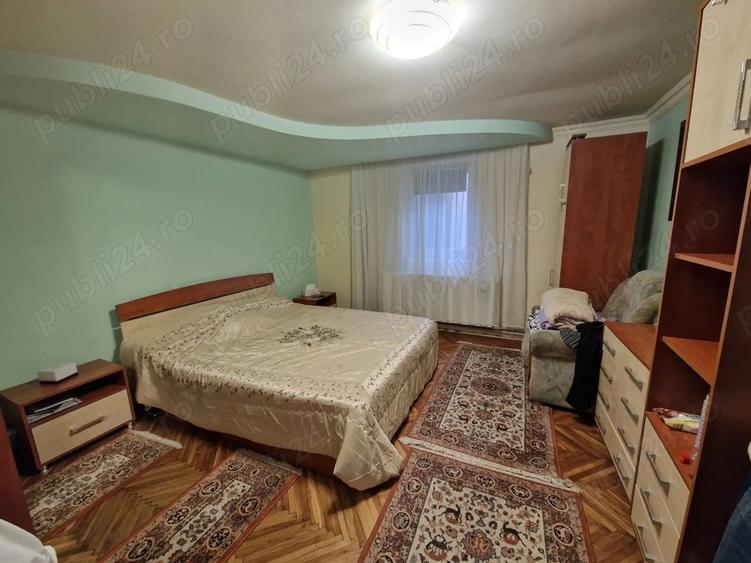 Casă cu 4 camere în Central