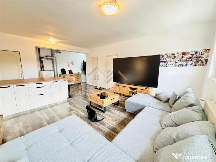Apartament cu 3 camere decomandat în Paleu