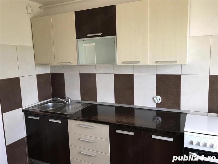 Apartament cu 3 camere decomandat în Republicii