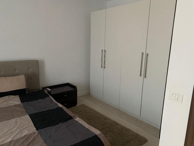 Apartament cu 3 camere semidecomandat, mobilat în Mihai Bravu