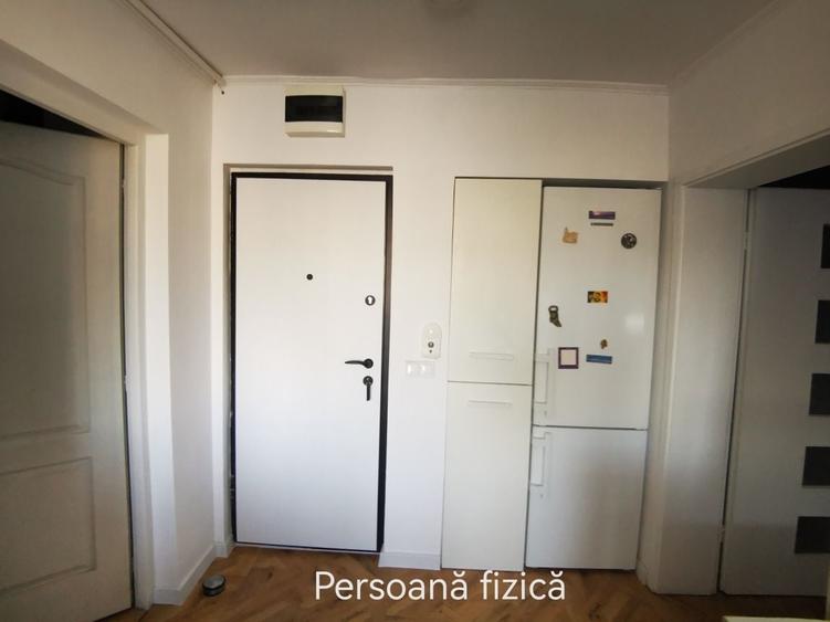 Apartament cu 3 camere semidecomandat în Dosu Bricii