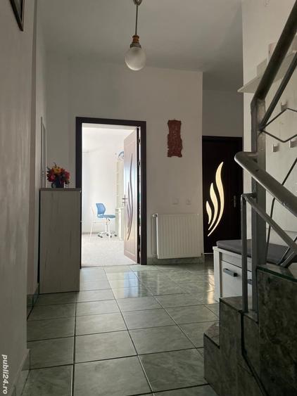 Casă cu 6 camere în Casa de Cultură