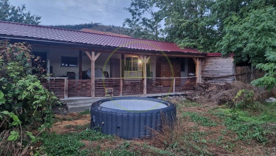 Casă individuală cu 3 camere cu Canalizare în Ohaba