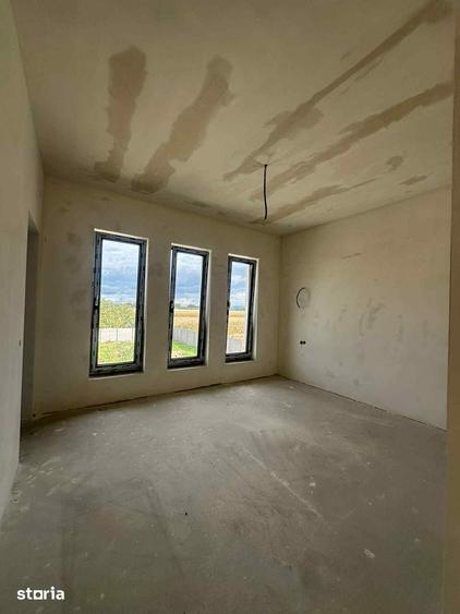 Casă cu 4 camere decomandat cu Teren 525 Mp în Central