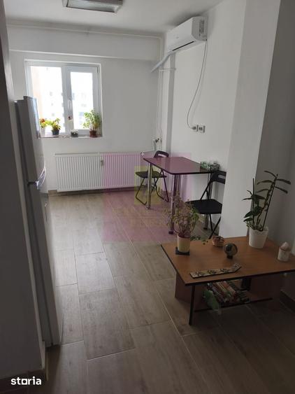 Apartament cu 3 camere decomandat în Decebal