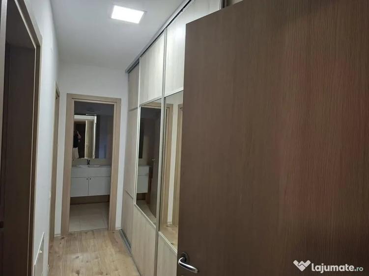 Apartament cu 3 camere decomandat în Băneasa