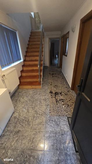 Casă cu 5 camere cu Teren 154 Mp în Central
