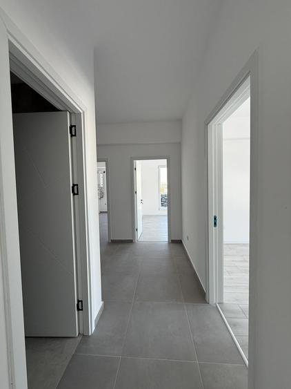 Apartament cu 3 camere decomandat în Theodor Pallady