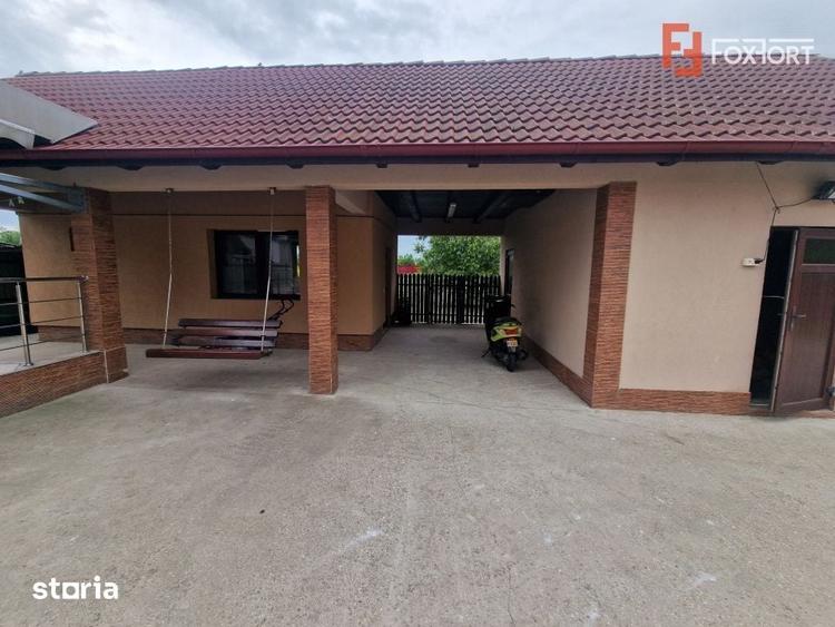 Casă cu 5 camere cu Teren 2543 Mp în Vest