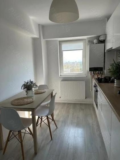 Apartament cu 3 camere decomandat, mobilat în Tomis III