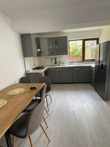 Casă cu 5 camere cu Teren 100 Mp în Central