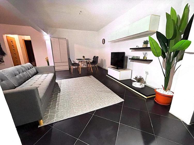 Apartament cu 3 camere decomandat în Găvana