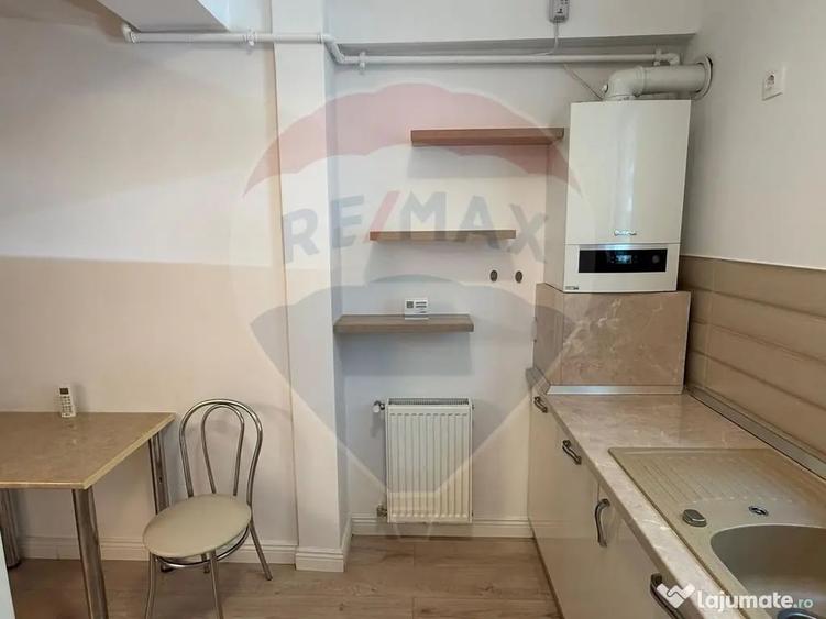 Apartament cu 3 camere decomandat în Aviației