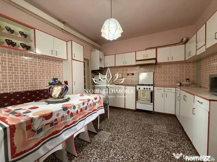 Casă cu 4 camere cu Teren 398 Mp în Central