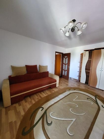 Apartament cu 2 camere semidecomandat, mobilat în Spitalul Județean