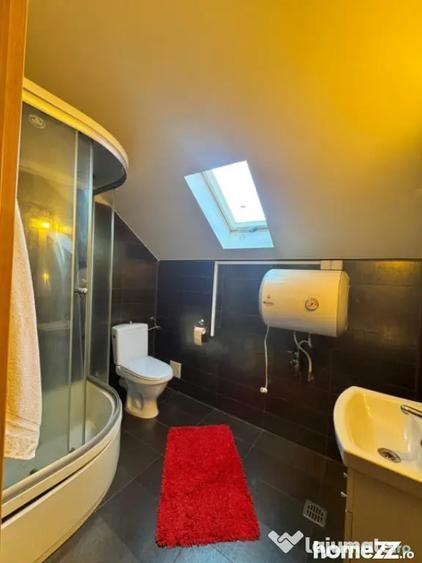 Casă cu 7 camere cu Teren 960 Mp în Central