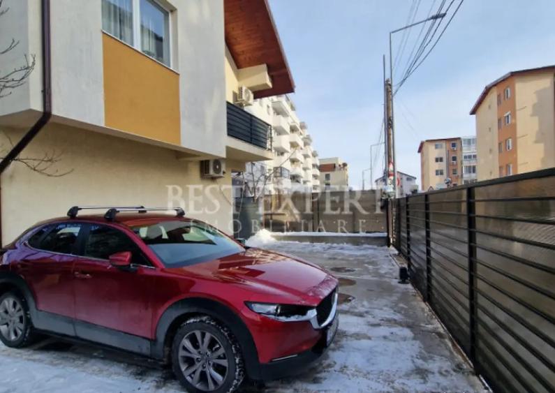 Casă cu 3 camere cu Teren 17 Mp în Titan