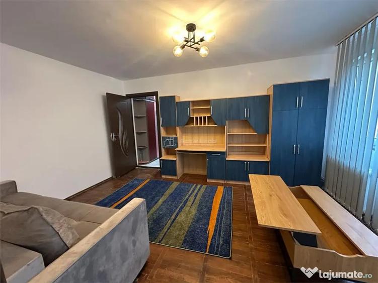 Apartament cu 2 camere semidecomandat în Central