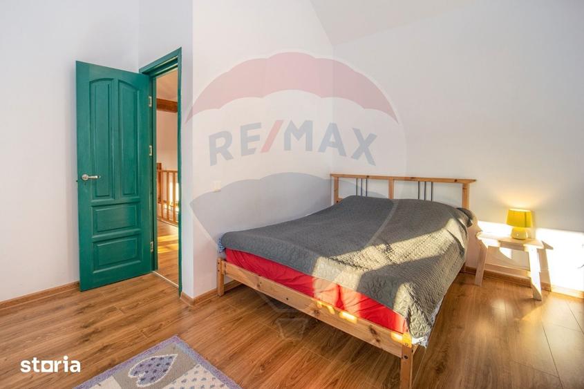 Casă cu 7 camere cu Teren 835 Mp în Caragiale
