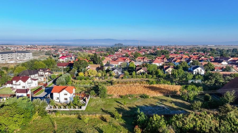 Teren Construcții intravilan de 1788 mp, în Sânpetru