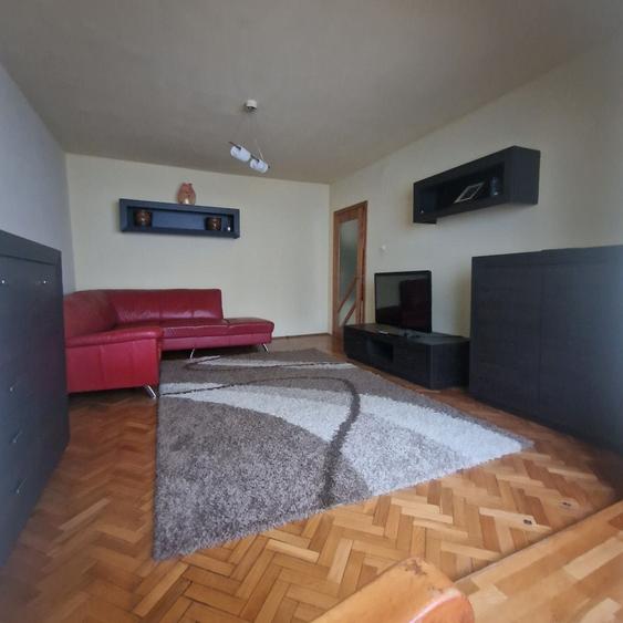 Apartament cu 4 camere decomandat în Soarelui