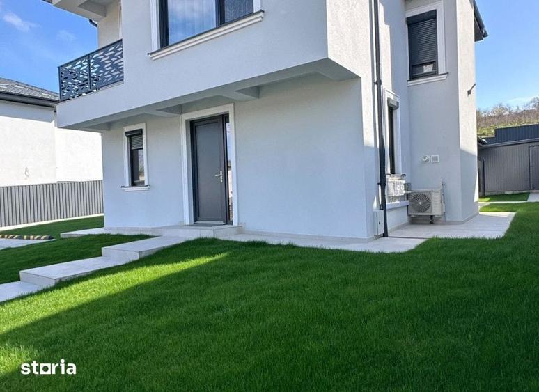 Casă cu 4 camere cu Teren 495 Mp în Bucium