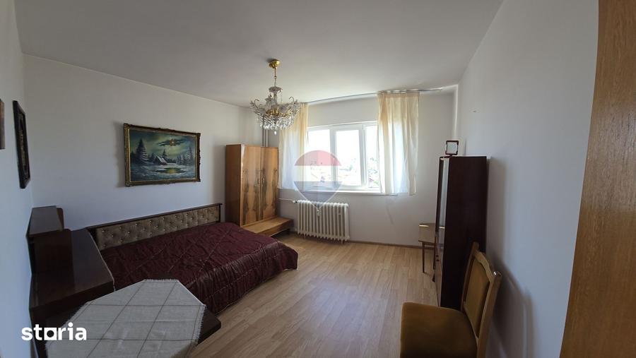 Apartament cu 3 camere decomandat, mobilat în Republicii