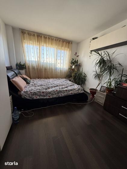 Apartament cu 3 camere decomandat în Drumul Taberei