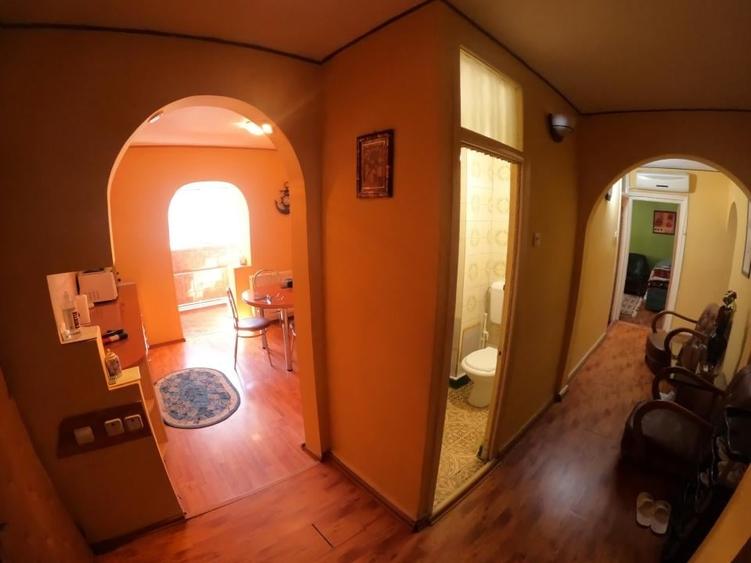 Apartament cu 4 camere decomandat în Central