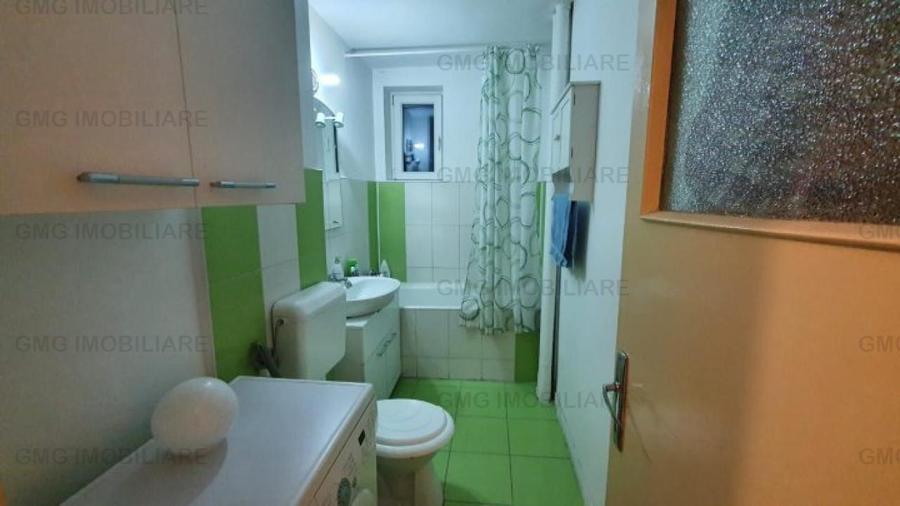 Garsonieră decomandată, mobilată în Tei